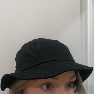 Urban Black bucket hat